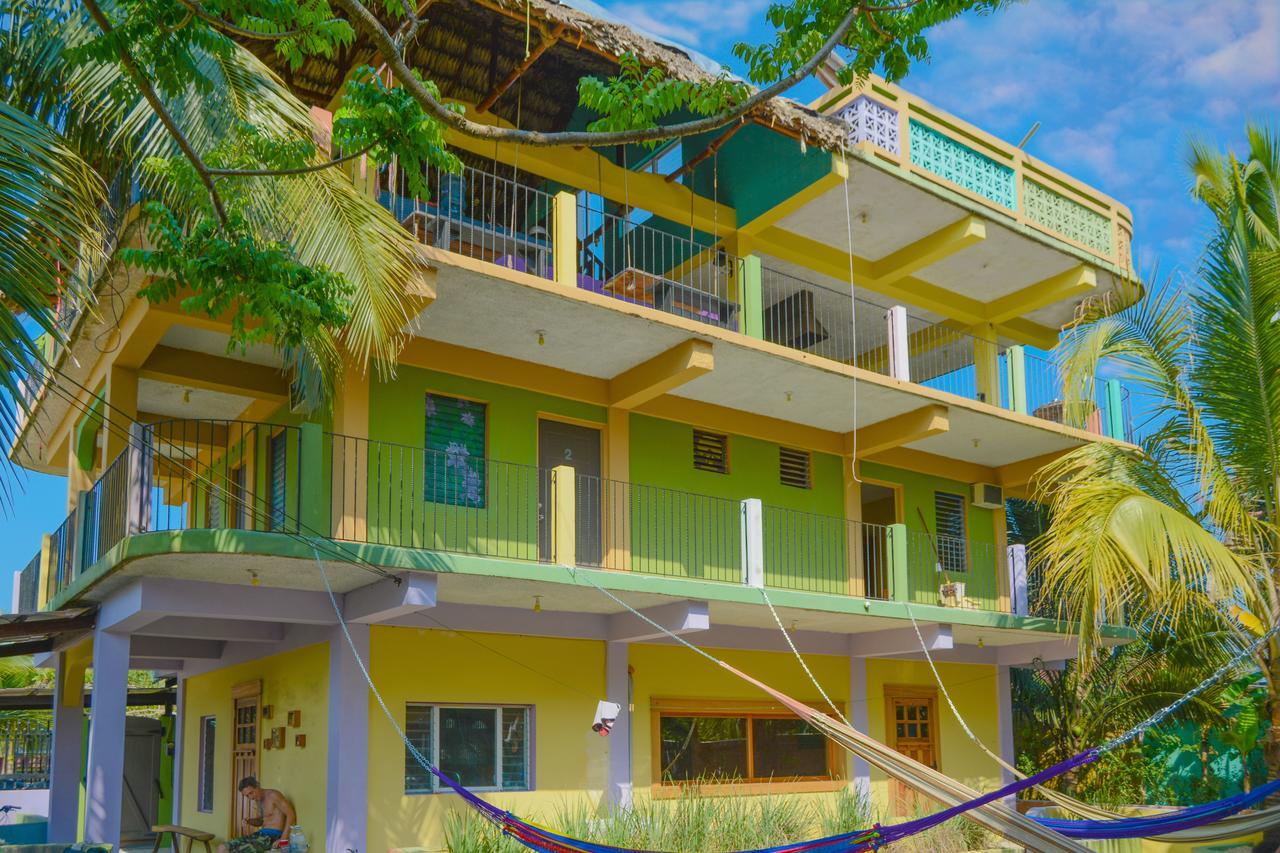 Hostel A Piece Of Ground Punta Gorda Exterior foto